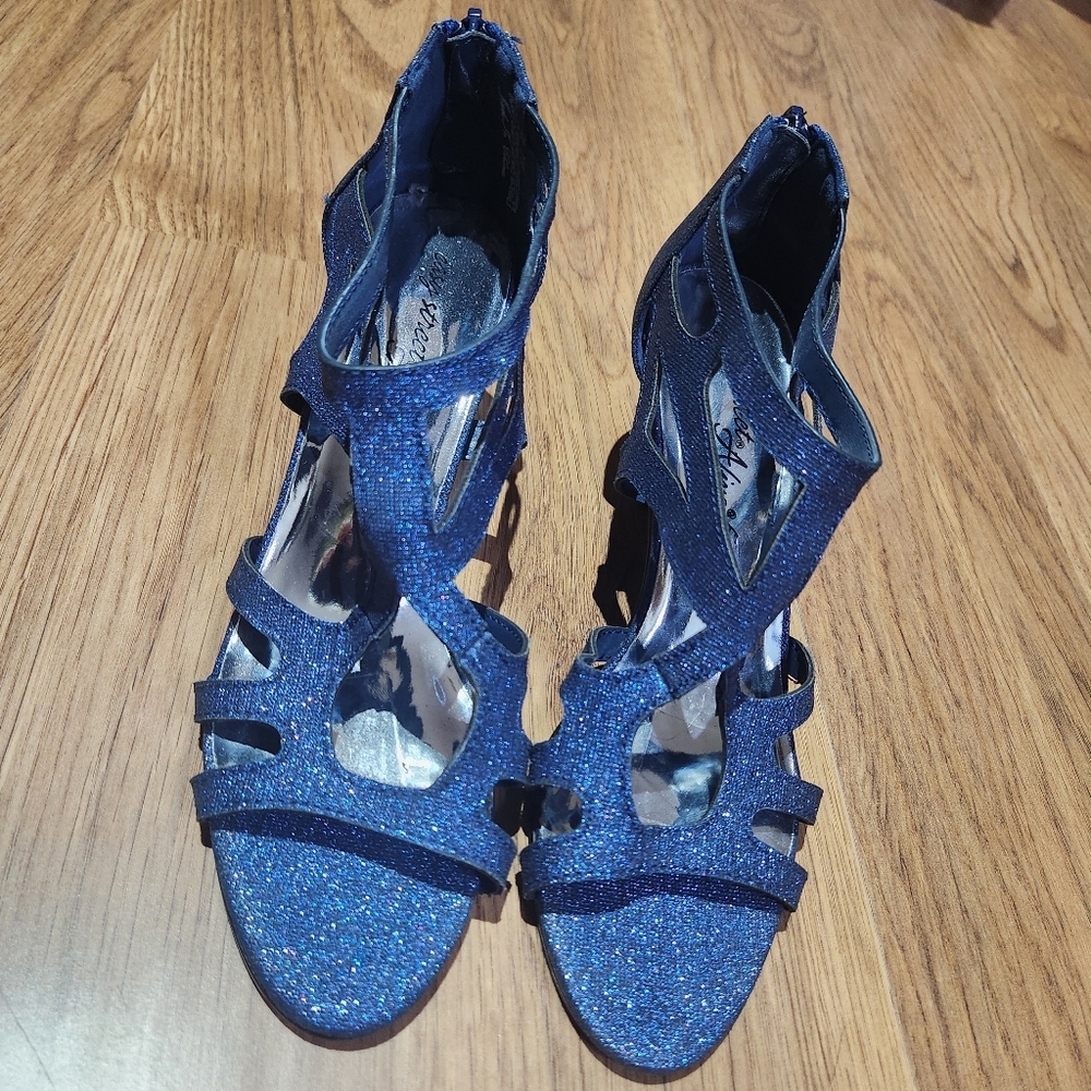 Easy Street Alive5 Blue Shimmer Heels, Size 7M